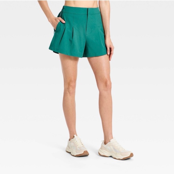 All in Motion Women’s Woven Pleated High Rise Golf Shorts - Medium. Forest Green - Picture 4 of 5